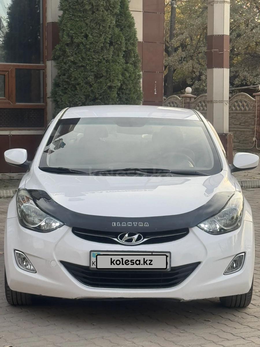 Hyundai Elantra 2013 г.