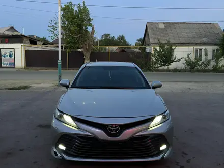 Toyota Camry 2019 года за 13 000 000 тг. в Кызылорда – фото 2