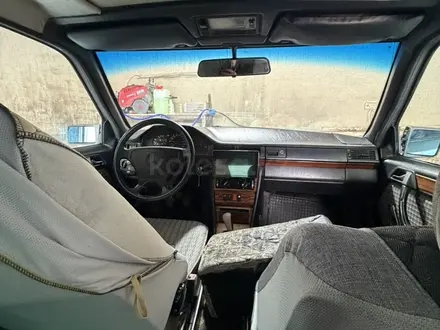 Mercedes-Benz E 220 1993 года за 1 100 000 тг. в Сарыозек – фото 3