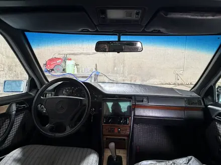 Mercedes-Benz E 220 1993 года за 1 100 000 тг. в Сарыозек – фото 4