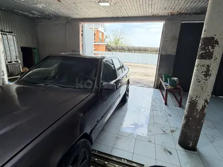 Mercedes-Benz E 220 1993 года за 1 100 000 тг. в Сарыозек – фото 5