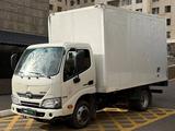 Toyota Hino 300