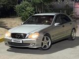 Mercedes-Benz C 180 2004 года за 3 600 000 тг. в Шымкент – фото 3