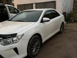 Toyota Camry 2015 года за 10 700 000 тг. в Астана – фото 2