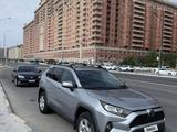 Toyota RAV4 2020 года за 11 500 000 тг. в Актау