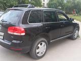 Volkswagen Touareg 2004 годаfor4 700 000 тг. в Костанай – фото 2