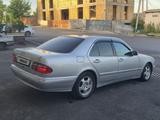 Mercedes-Benz E 240 2000 года за 3 400 000 тг. в Шымкент – фото 4