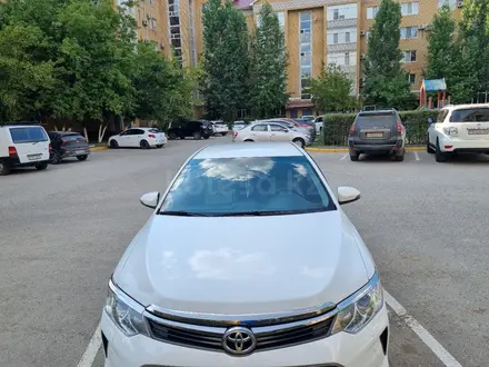 Toyota Camry 2015 года за 12 800 000 тг. в Актобе – фото 7