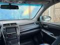 Toyota Camry 2016 года за 6 300 000 тг. в Атырау – фото 12