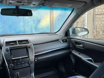 Toyota Camry 2016 года за 6 300 000 тг. в Атырау – фото 12