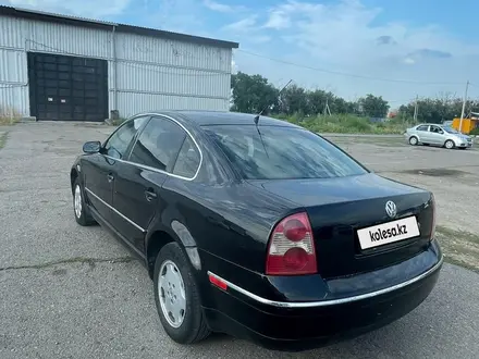 Volkswagen Passat 2005 года за 2 500 000 тг. в Астана – фото 2