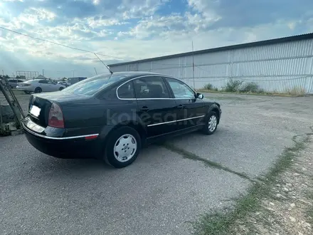 Volkswagen Passat 2005 года за 2 500 000 тг. в Астана – фото 4