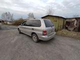 Kia Carnival 2002 годаfor2 500 000 тг. в Кокшетау – фото 2