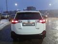 Toyota RAV4 2015 года за 9 500 000 тг. в Актобе – фото 2