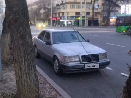 Mercedes-Benz E 230 1991 года за 1 300 000 тг. в Алматы – фото 2