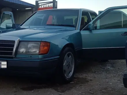 Mercedes-Benz E 280 1993 года за 2 500 000 тг. в Шымкент – фото 2