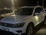 Volkswagen Tiguan 2017 года за 13 700 000 тг. в Атырау – фото 2