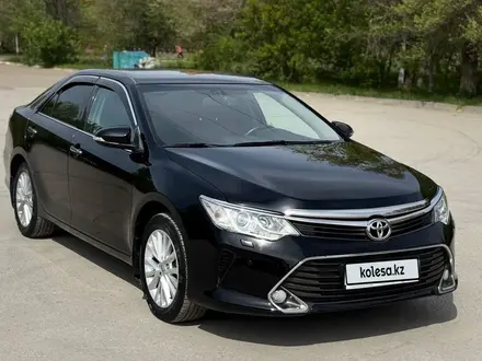 Toyota Camry 2015 года за 10 900 000 тг. в Актобе – фото 4