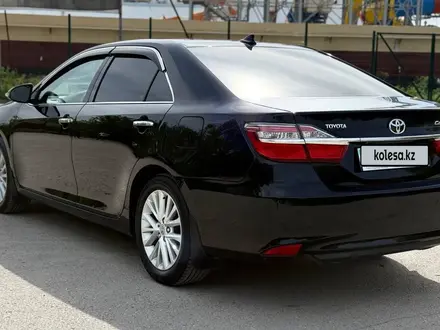 Toyota Camry 2015 года за 10 900 000 тг. в Актобе – фото 8