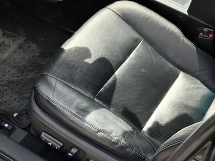 Toyota Camry 2015 года за 10 900 000 тг. в Актобе – фото 9