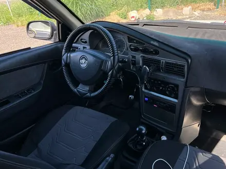 Toyota Estima 2001 года за 3 800 000 тг. в Алматы – фото 17