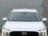 Hyundai Santa Fe 2023 годаүшін14 500 000 тг. в Караганда