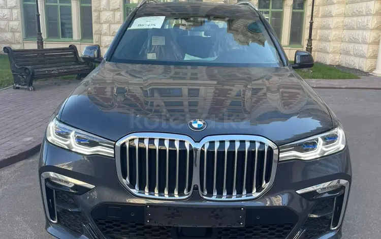 BMW X7 2022 года за 65 000 000 тг. в Астана