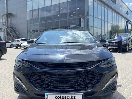 Chevrolet Malibu 2020 года за 10 500 000 тг. в Алматы – фото 2