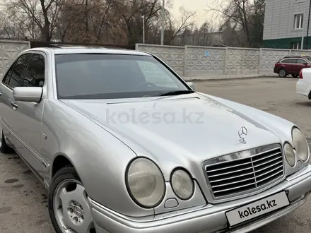 Mercedes-Benz E 320 1997 года за 3 400 000 тг. в Алматы – фото 4