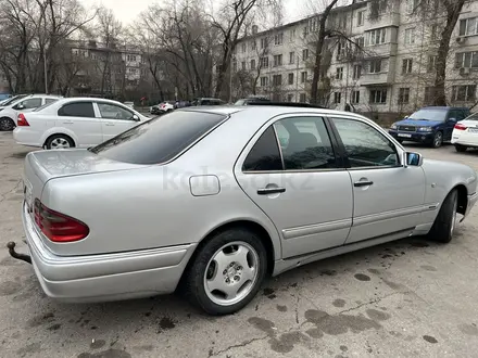 Mercedes-Benz E 320 1997 года за 3 400 000 тг. в Алматы – фото 13