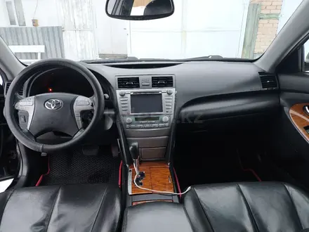 Toyota Camry 2006 года за 6 200 000 тг. в Петропавловск – фото 2