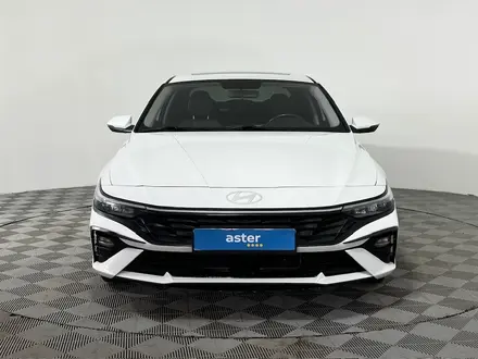 Hyundai Elantra 2023 года за 7 240 000 тг. в Караганда – фото 2