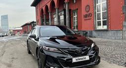 Toyota Camry 2019 года за 16 200 000 тг. в Алматы – фото 2