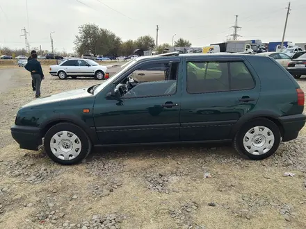 Volkswagen Golf 1996 года за 1 800 000 тг. в Шымкент – фото 3