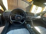 Hyundai Sonata 2021 года за 10 000 000 тг. в Атырау – фото 5