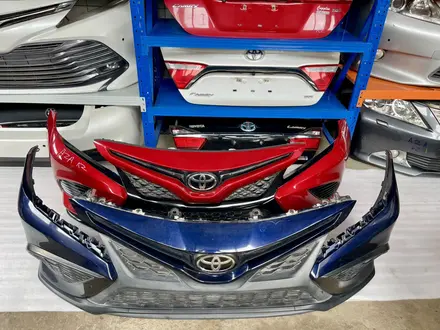 Передний бампер SE XSE Camry 70 75 Камри 70 75 за 320 000 тг. в Шымкент