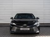 Toyota Camry 2021 года за 15 800 000 тг. в Астана – фото 2