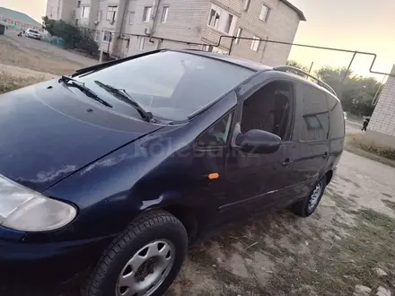 Volkswagen Sharan 1996 года за 1 700 000 тг. в Уральск – фото 2