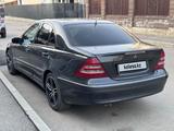 Mercedes-Benz C 240 2000 года за 3 000 000 тг. в Алматы – фото 3