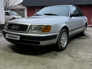 Audi 100