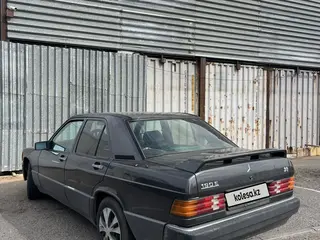 Mercedes-Benz 190