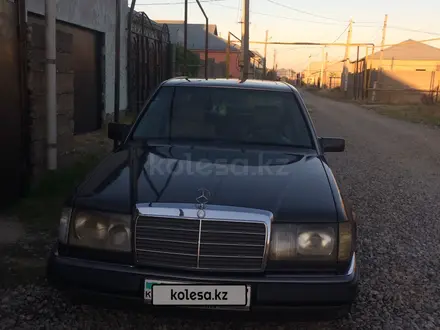 Mercedes-Benz E 200 1993 года за 1 650 000 тг. в Шымкент – фото 2