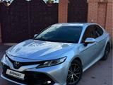 Toyota Camry 2019 года за 10 500 000 тг. в Петропавловск – фото 3
