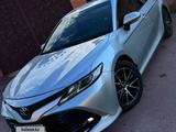 Toyota Camry 2019 года за 10 500 000 тг. в Петропавловск – фото 4