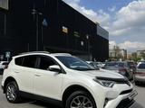 Toyota RAV4 2018 года за 15 500 000 тг. в Шымкент