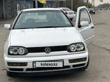 Volkswagen Golf 1995 года за 1 990 000 тг. в Алматы – фото 4