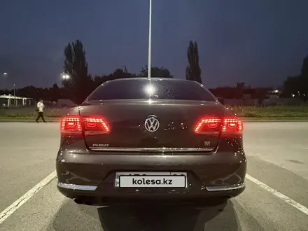 Volkswagen Passat 2012 года за 4 000 000 тг. в Алматы – фото 4