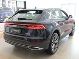 Audi Q8 55 TFSI Quattro 2023 года за 46 000 000 тг. в Актобе – фото 4