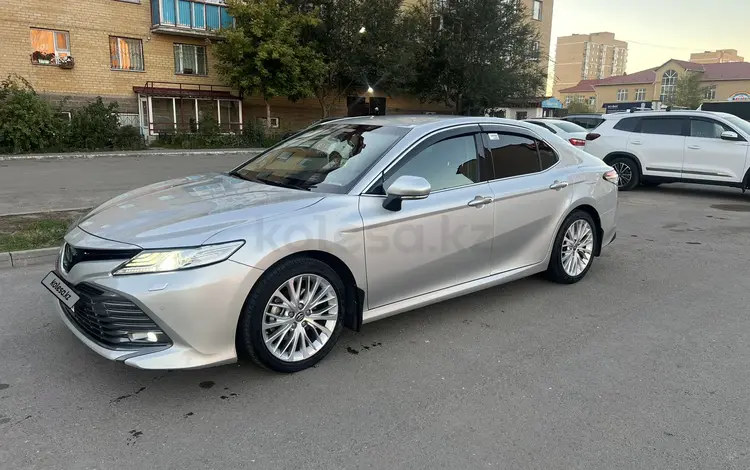 Toyota Camry 2020 года за 14 500 000 тг. в Астана