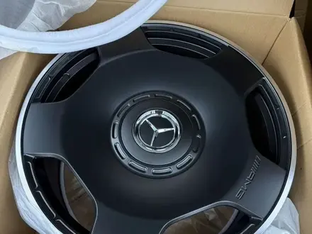 Оригинальные диски AMG R22 на Mercedes G Classe W463 Гелендваген за 1 100 000 тг. в Алматы – фото 3